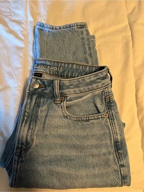 American Eagle Outfitters Light Blue High-Rise Straight Jeans